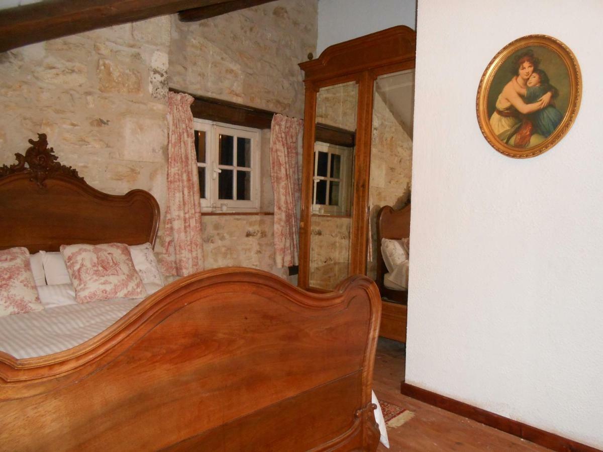 Chat Noir Gite Et Chambre D'Hotes Bed & Breakfast Genouille  Exterior photo